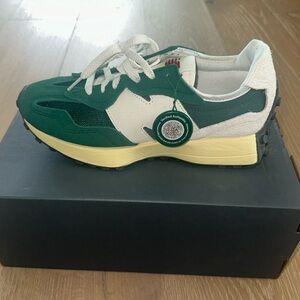New Balance 327 | Marsh Green | W 8.5